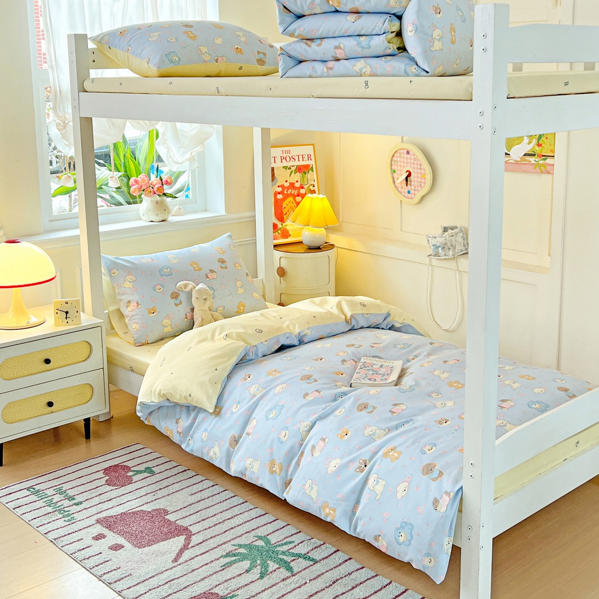 91家纺网 家纺一手货源 找家纺 西引力 2025新款全棉印花学生宿舍三件套四件套 狗狗家族 -兰