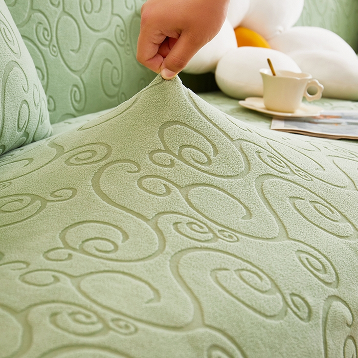 91家纺网 家纺一手货源 找家纺 丝绮鹿 2025新款雕花绒沙发套年华（直排松紧款） 草绿