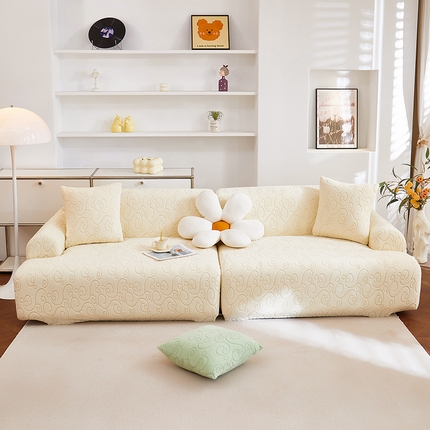 91家纺网 家纺一手货源 找家纺 丝绮鹿 2025新款雕花绒沙发套年华（直排松紧款） 米白