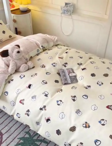 91家纺网 家纺一手货源 找家纺 西引力 2025新款全棉印花学生宿舍三件套四件套 富贵狗