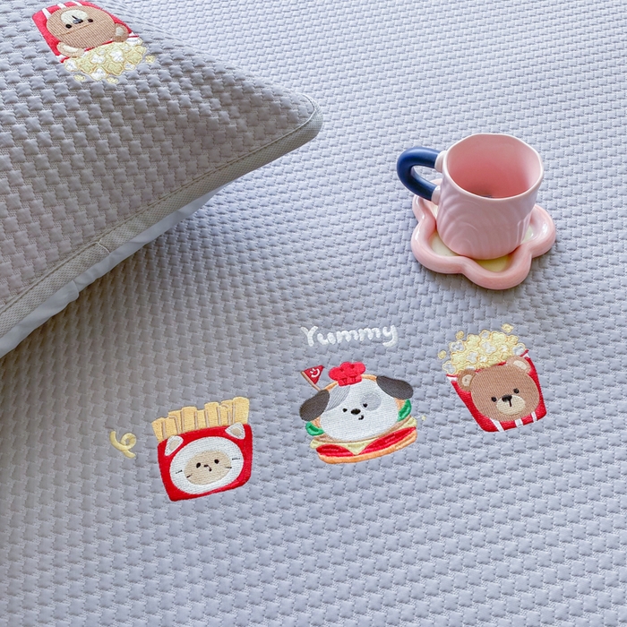 91家纺网 家纺一手货源 找家纺 千朵 2025新款冰豆豆绣花凉席 薯条派