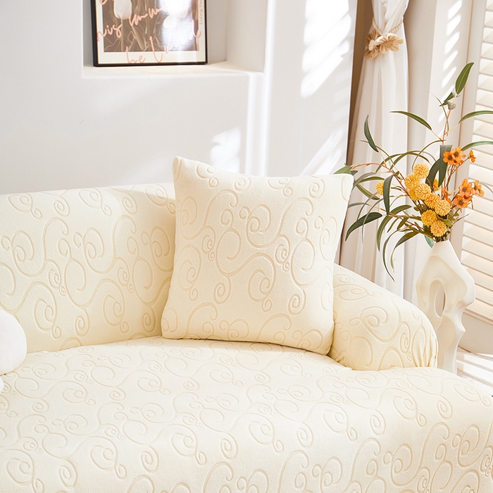 91家纺网 家纺一手货源 找家纺 丝绮鹿 2025新款雕花绒沙发套年华（直排松紧款） 米白