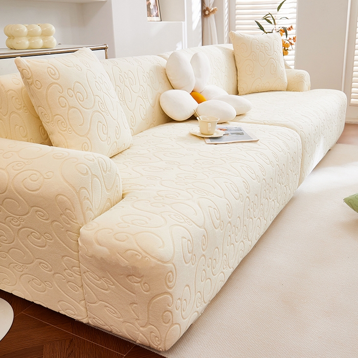 91家纺网 家纺一手货源 找家纺 丝绮鹿 2025新款雕花绒沙发套年华（直排松紧款） 米白