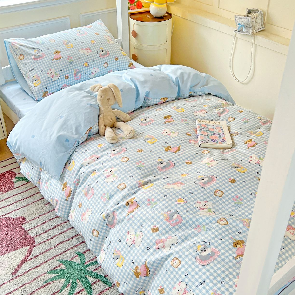 91家纺网 家纺一手货源 找家纺 西引力 2025新款全棉印花学生宿舍三件套四件套 狗狗派对