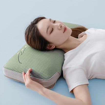 麦肯锡 2025新款冰豆豆纯荞麦枕35*55cm-模特图 绿色