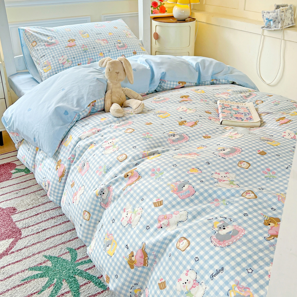 91家纺网 家纺一手货源 找家纺 西引力 2025新款全棉印花学生宿舍三件套四件套 狗狗派对