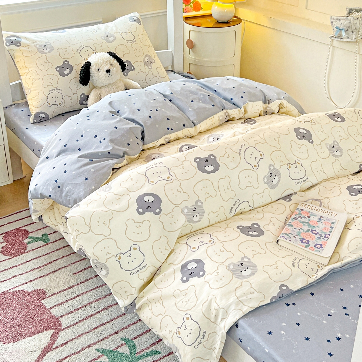 91家纺网 家纺一手货源 找家纺 西引力 2025新款全棉印花学生宿舍三件套四件套 影子熊