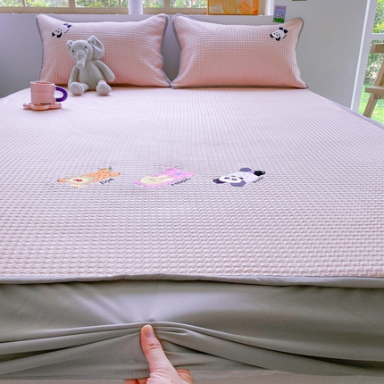 千朵 2025新款冰豆豆绣花凉席 嘟嘟胖达