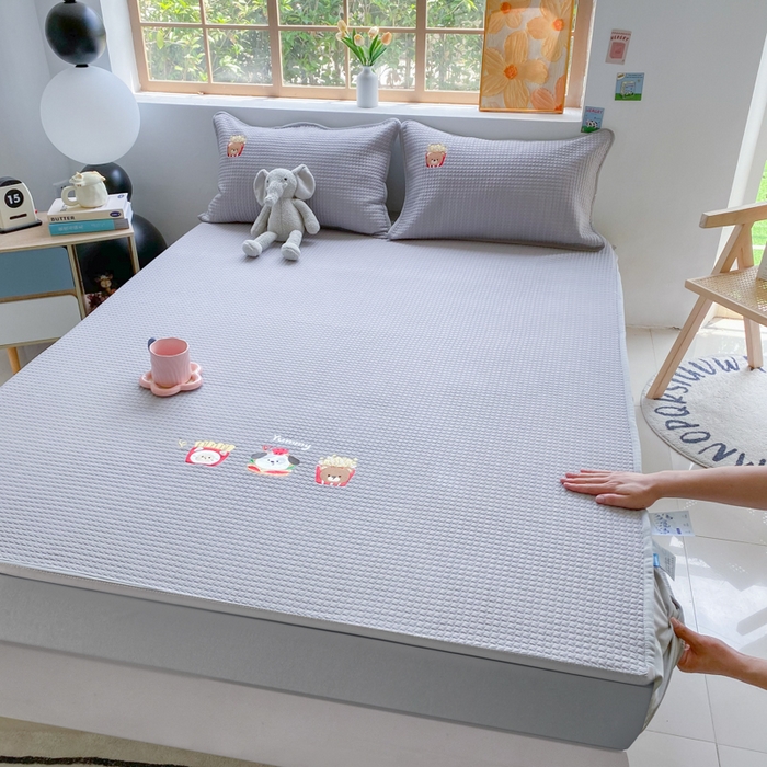 91家纺网 家纺一手货源 找家纺 千朵 2025新款冰豆豆绣花凉席 薯条派