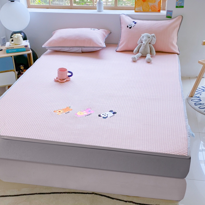 91家纺网 家纺一手货源 找家纺 千朵 2025新款冰豆豆绣花凉席 嘟嘟胖达