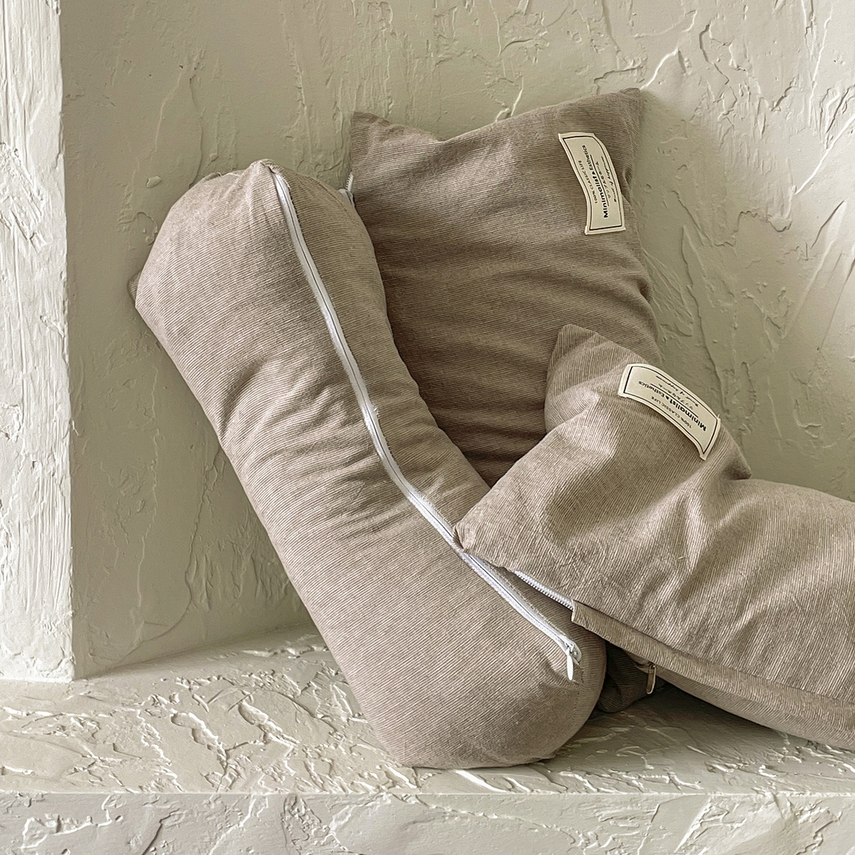 91家纺网 家纺一手货源 找家纺 番茄+ 2025新款三角牵引组合枕棉麻荞麦枕 棕色