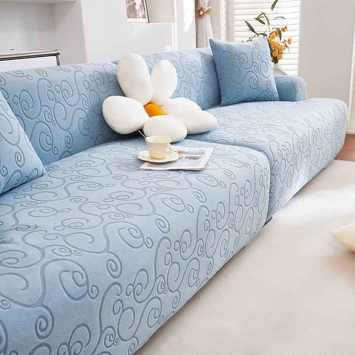 91家纺网 家纺一手货源 找家纺 丝绮鹿 2025新款雕花绒沙发套年华（直排松紧款） 淡蓝