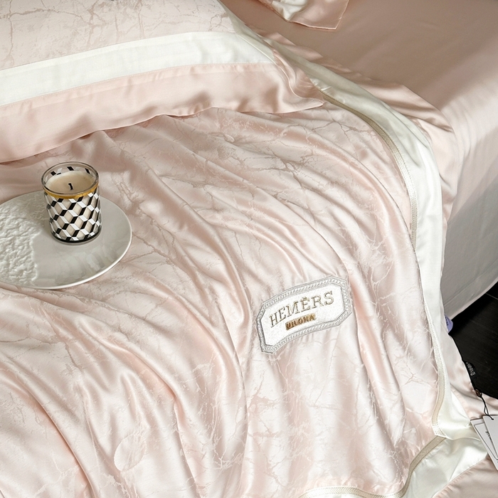 91家纺网 家纺一手货源 找家纺 馨蕊家居 2025新款LF奥地利兰精天丝夏被-云瑾 夏被云瑾-蔷薇粉