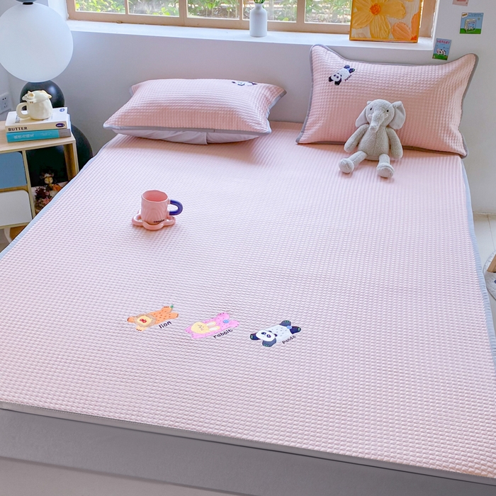 91家纺网 家纺一手货源 找家纺 千朵 2025新款冰豆豆绣花凉席 嘟嘟胖达