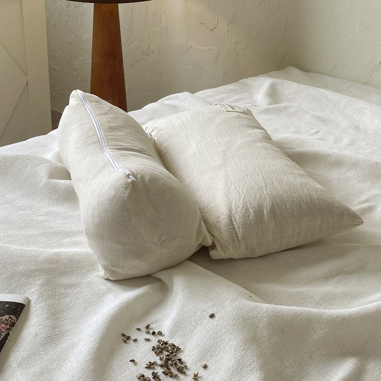 91家纺网 家纺一手货源 找家纺 番茄+ 2025新款三角牵引组合枕棉麻荞麦枕 白色