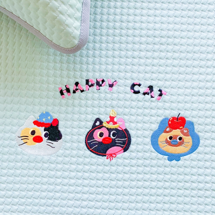 91家纺网 家纺一手货源 找家纺 千朵 2025新款冰豆豆绣花凉席 可乐猫咪