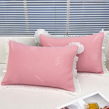 91家纺网 家纺一手货源 找家纺 芯宜佳 2025年新款冰豆豆花边单人枕套 山茶花-粉