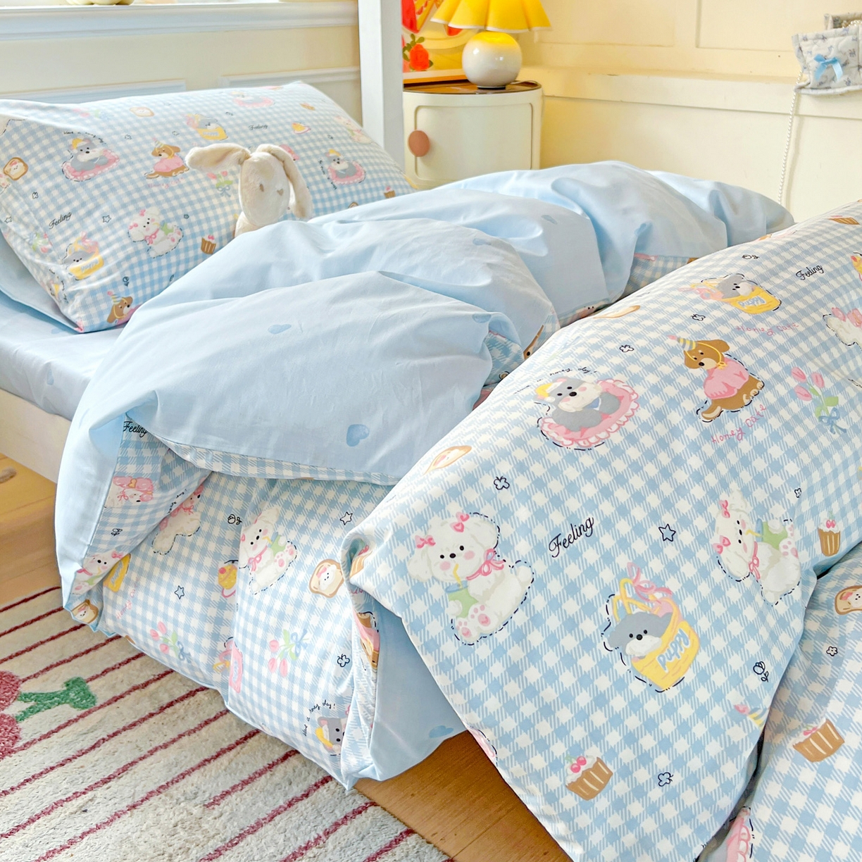 91家纺网 家纺一手货源 找家纺 西引力 2025新款全棉印花学生宿舍三件套四件套 狗狗派对