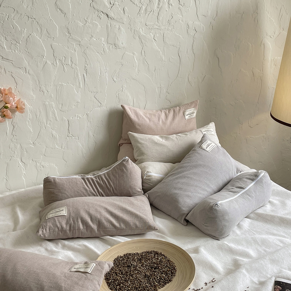 91家纺网 家纺一手货源 找家纺 （总）番茄+ 2025新款三角牵引组合枕棉麻荞麦枕