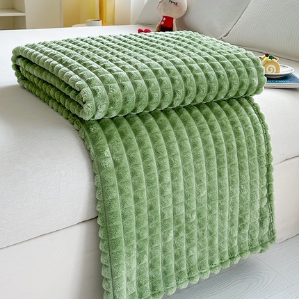 91家纺网 家纺一手货源 找家纺 芸锦豪 2025新款仿裘皮格子抽条毛毯-卷边款 抹茶绿