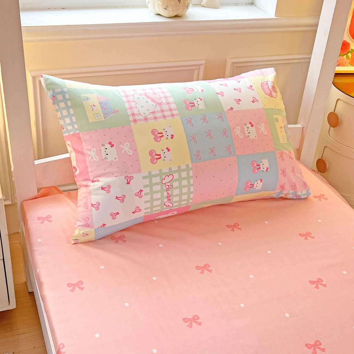 91家纺网 家纺一手货源 找家纺 西引力 2025新款全棉印花学生宿舍三件套四件套 可爱喵喵