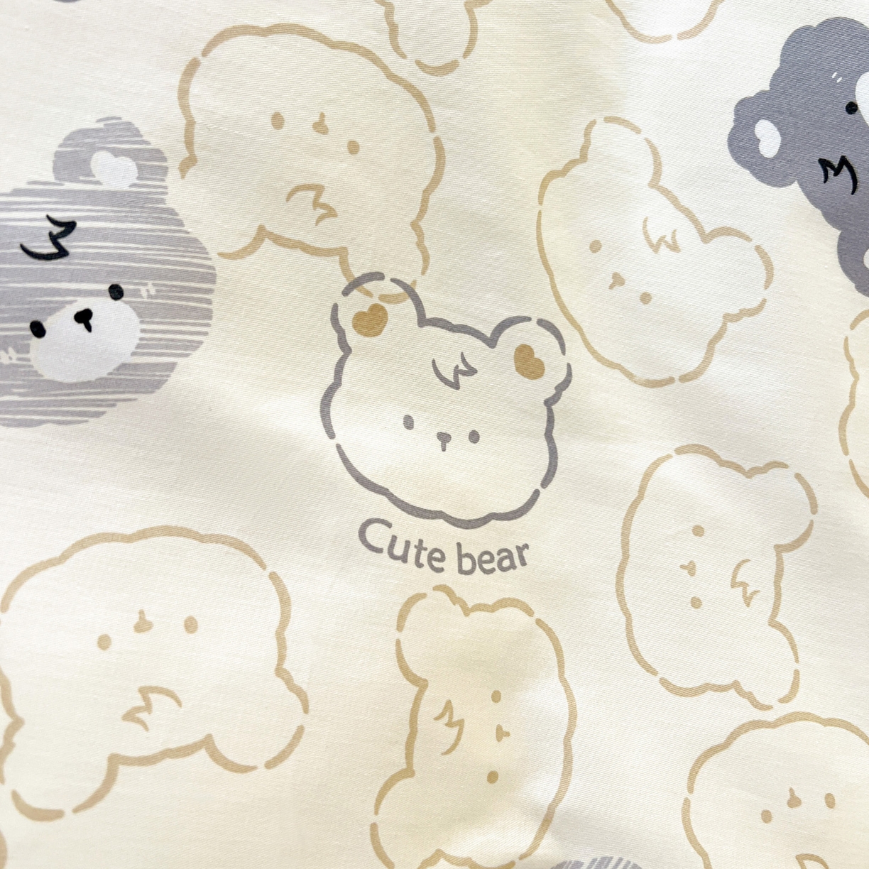 91家纺网 家纺一手货源 找家纺 西引力 2025新款全棉印花学生宿舍三件套四件套 影子熊