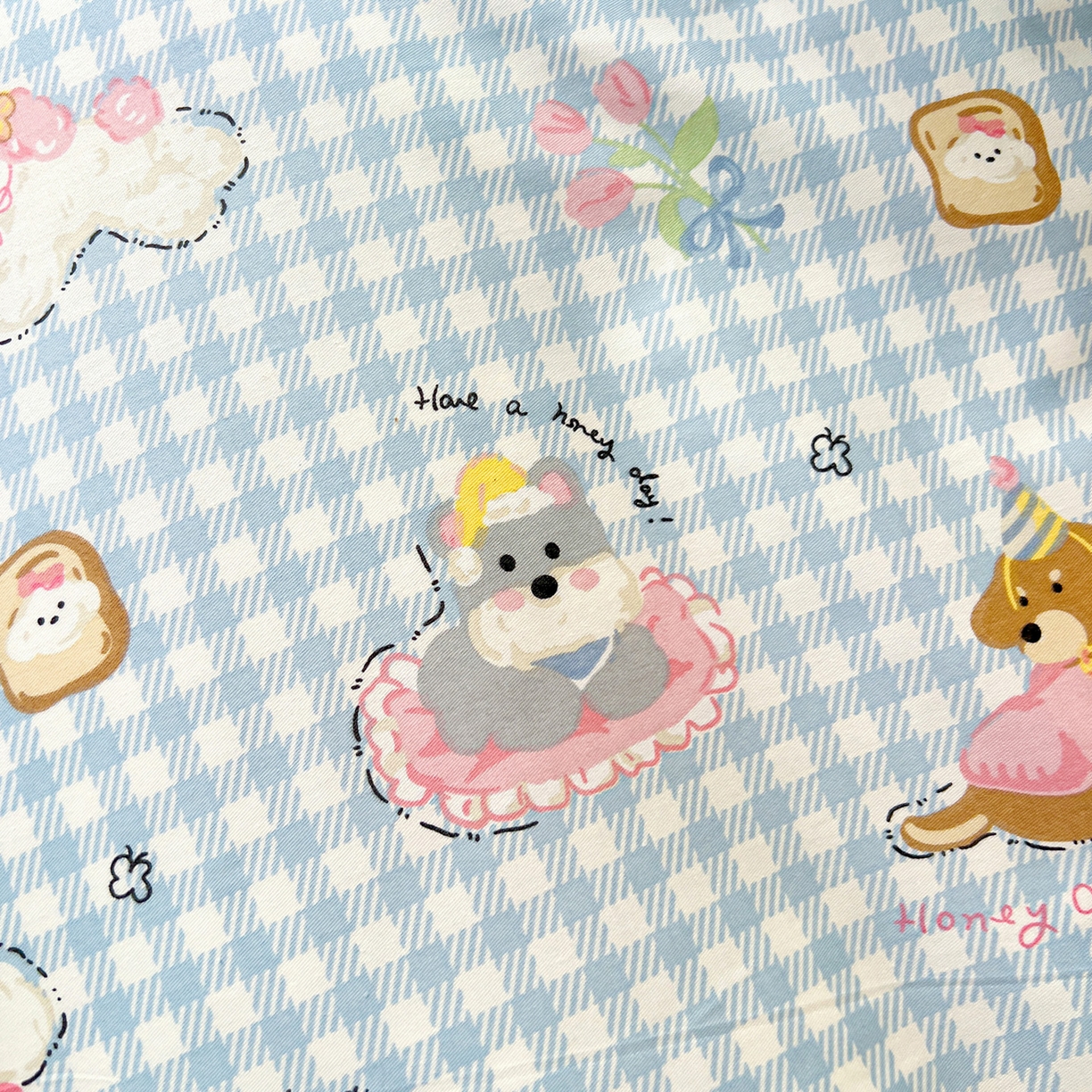 91家纺网 家纺一手货源 找家纺 西引力 2025新款全棉印花学生宿舍三件套四件套 狗狗派对