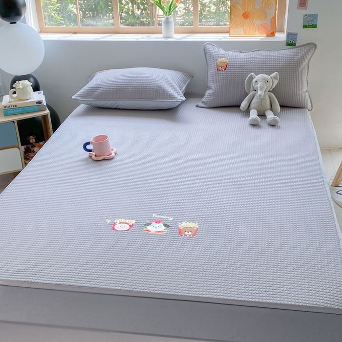 91家纺网 家纺一手货源 找家纺 千朵 2025新款冰豆豆绣花凉席 薯条派