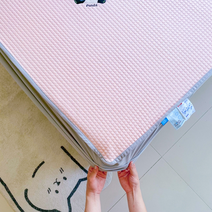 91家纺网 家纺一手货源 找家纺 千朵 2025新款冰豆豆绣花凉席 嘟嘟胖达