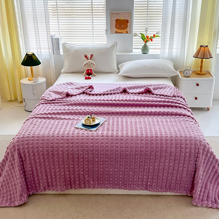 91家纺网 家纺一手货源 找家纺 芸锦豪 2025新款仿裘皮格子抽条毛毯-卷边款 魅力紫