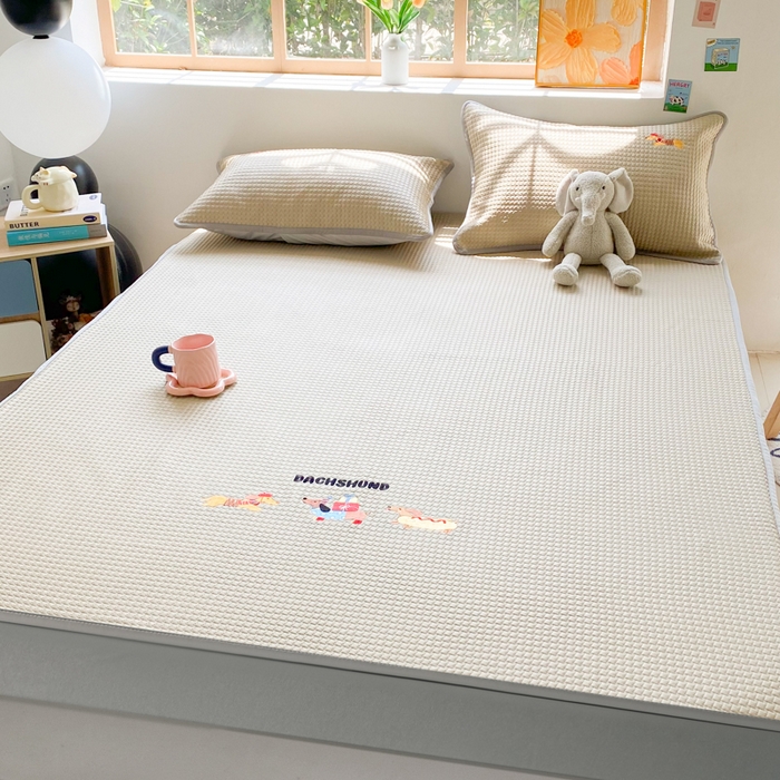 91家纺网 家纺一手货源 找家纺 千朵 2025新款冰豆豆绣花凉席 喜狗