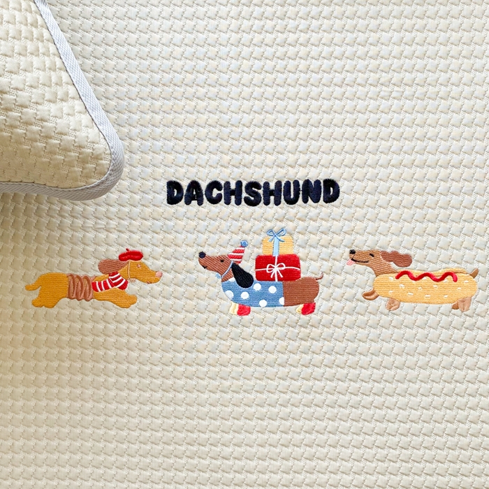 91家纺网 家纺一手货源 找家纺 千朵 2025新款冰豆豆绣花凉席 喜狗