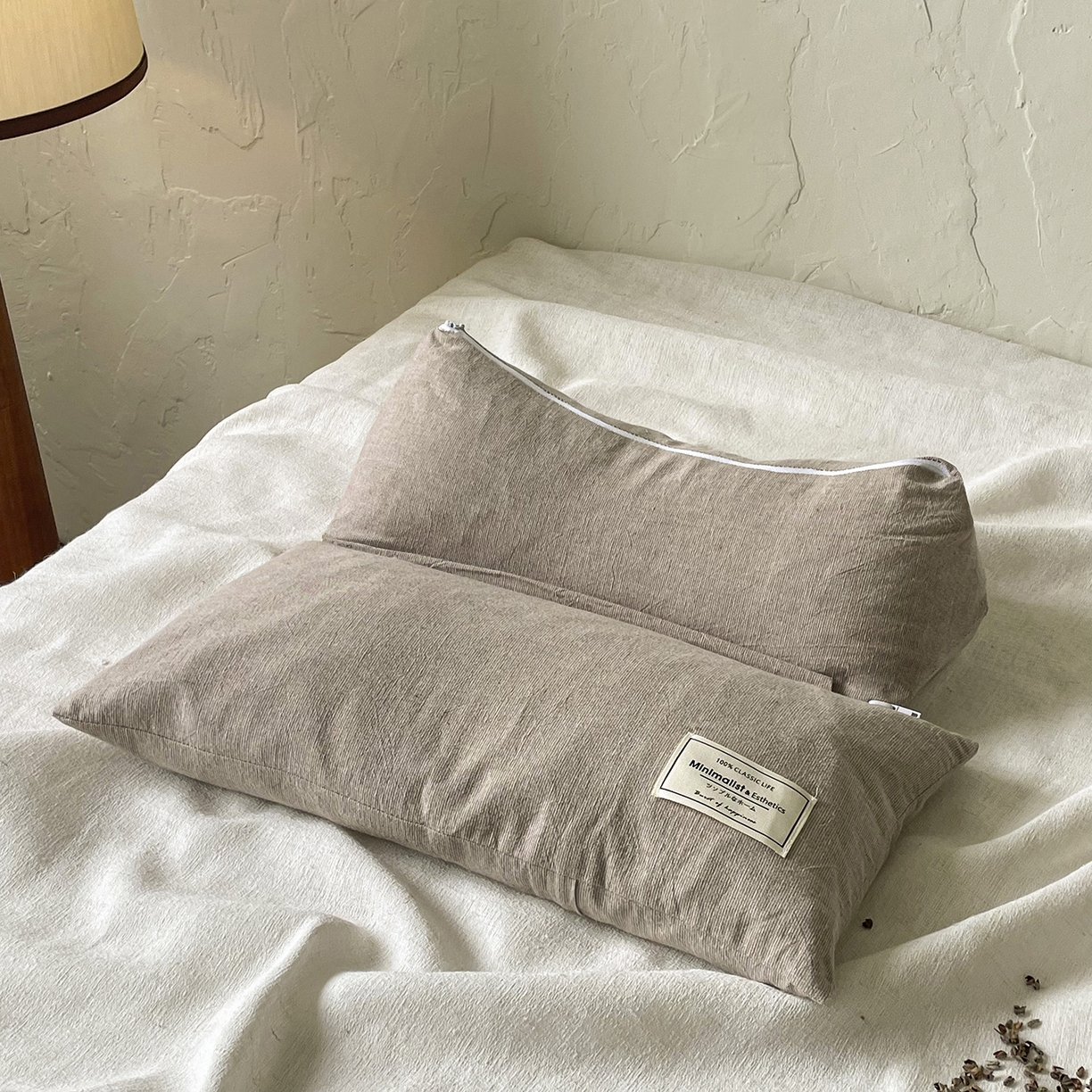 91家纺网 家纺一手货源 找家纺 番茄+ 2025新款三角牵引组合枕棉麻荞麦枕 棕色