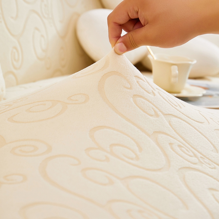 91家纺网 家纺一手货源 找家纺 丝绮鹿 2025新款雕花绒沙发套年华（直排松紧款） 米白