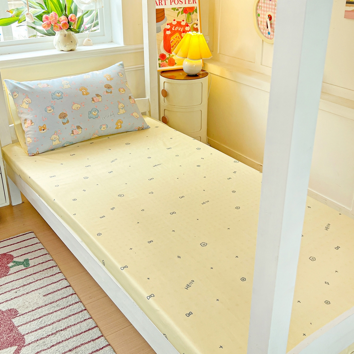 91家纺网 家纺一手货源 找家纺 西引力 2025新款全棉印花学生宿舍三件套四件套 狗狗家族 -兰