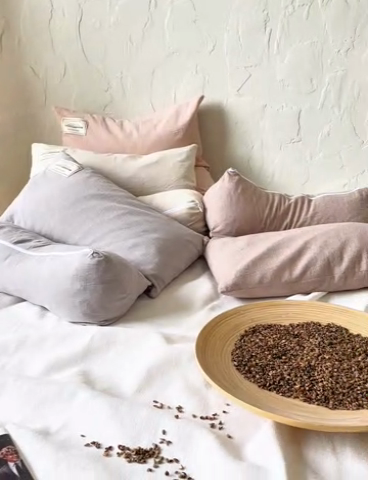 91家纺网 家纺一手货源 找家纺 （总）番茄+ 2025新款三角牵引组合枕棉麻荞麦枕