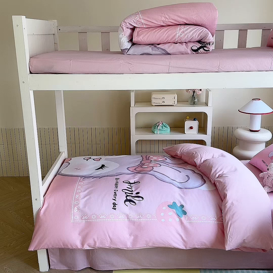 91家纺网 家纺一手货源 找家纺 （总）新方向 2025新款学生季上下铺全棉长绒棉纯棉数码印花卡通三件套四件套-甜美兔