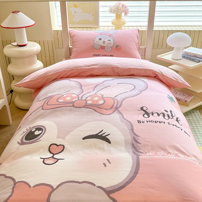 91家纺网 家纺一手货源 找家纺 （总）新方向 2025新款学生季上下铺全棉长绒棉纯棉数码印花卡通三件套四件套-甜美兔