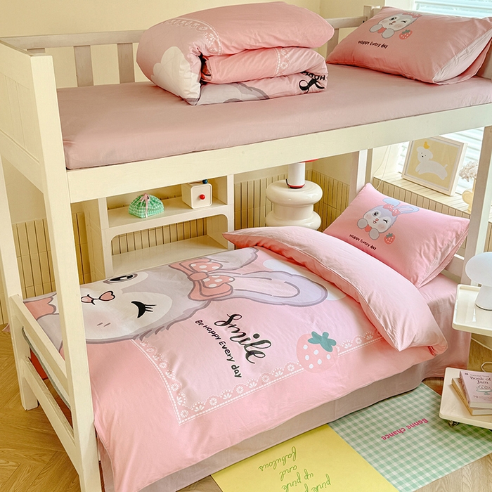 91家纺网 家纺一手货源 找家纺 （总）新方向 2025新款学生季上下铺全棉长绒棉纯棉数码印花卡通三件套四件套-甜美兔