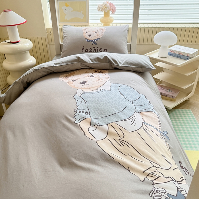 91家纺网 家纺一手货源 找家纺 新方向 2025新款全棉长绒棉纯棉数码印花卡通三件套四件套-小熊比尔 小熊比尔-灰