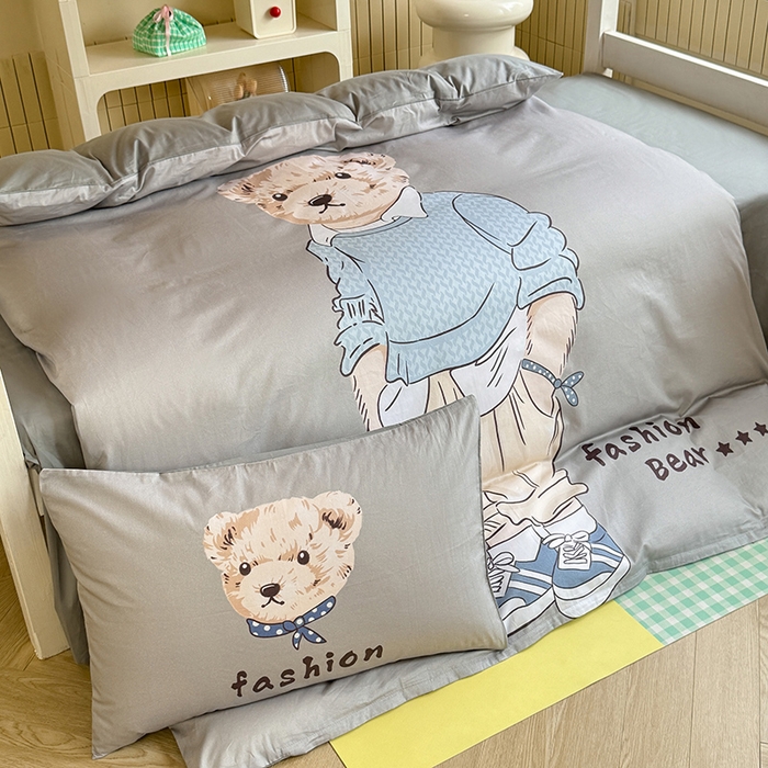 91家纺网 家纺一手货源 找家纺 新方向 2025新款全棉长绒棉纯棉数码印花卡通三件套四件套-小熊比尔 小熊比尔-灰