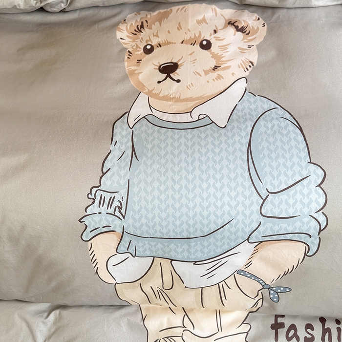 91家纺网 家纺一手货源 找家纺 新方向 2025新款全棉长绒棉纯棉数码印花卡通三件套四件套-小熊比尔 小熊比尔-灰