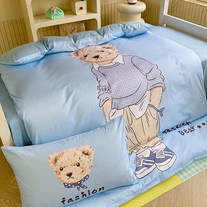 91家纺网 家纺一手货源 找家纺 新方向 2025新款全棉长绒棉纯棉数码印花卡通三件套四件套-小熊比尔 小熊比尔-蓝