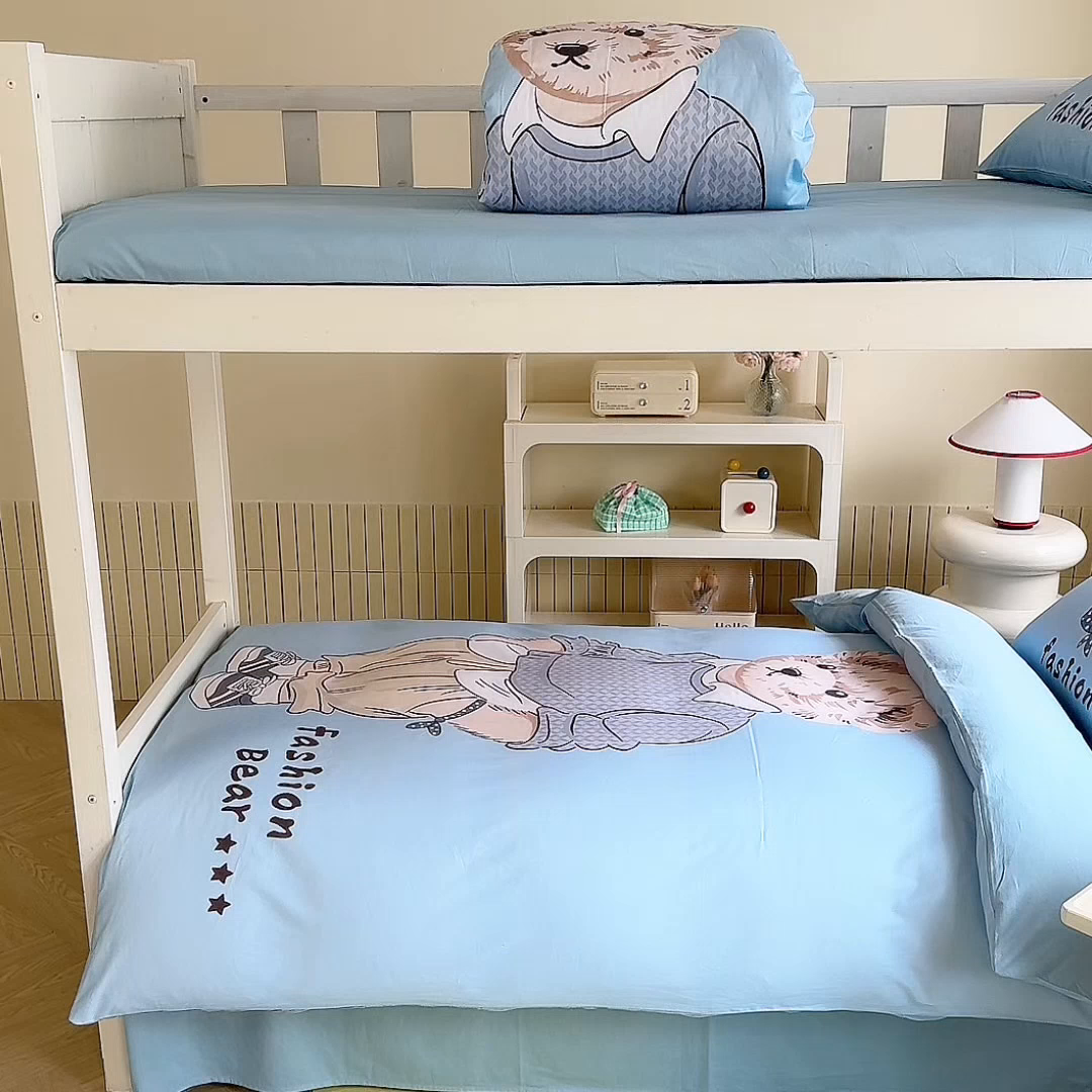 91家纺网 家纺一手货源 找家纺 新方向 2025新款全棉长绒棉纯棉数码印花卡通三件套四件套-小熊比尔 小熊比尔-蓝