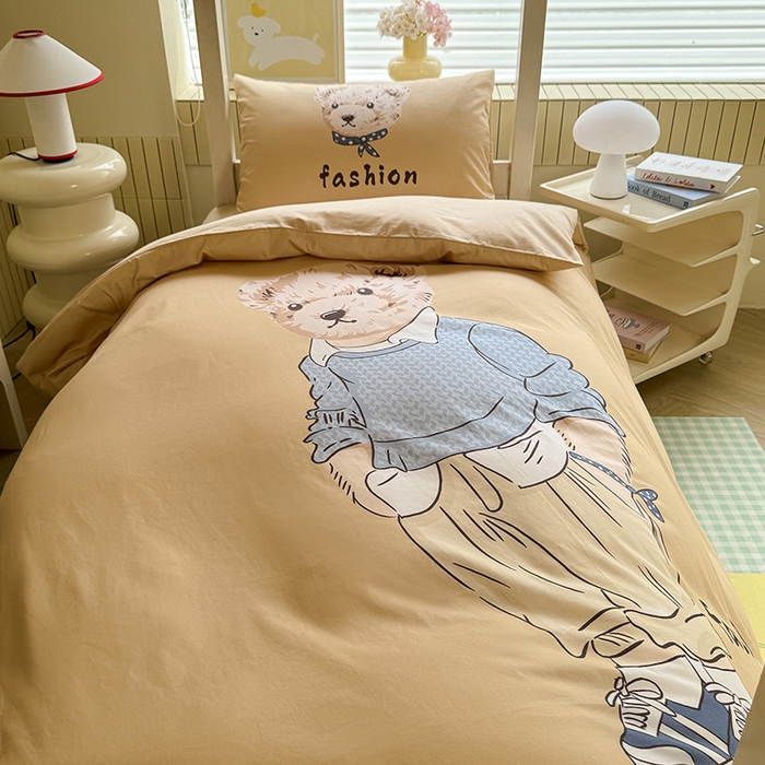 91家纺网 家纺一手货源 找家纺 新方向 2025新款全棉长绒棉纯棉数码印花卡通三件套四件套-小熊比尔 小熊比尔-香槟