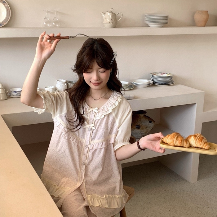 91家纺网 家纺一手货源 找家纺 （总）妍景家居生活馆 2025新款25617-韩系碎花圆领前扣短袖套装