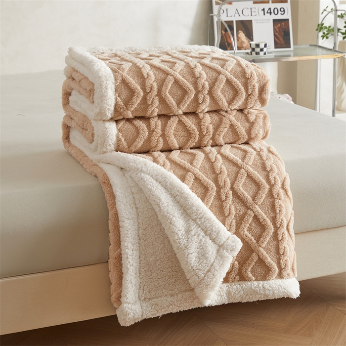 91家纺网 家纺一手货源 找家纺 喜歌2025新款塔芙蓉毛毯 卡其色
