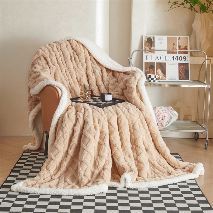 91家纺网 家纺一手货源 找家纺 喜歌2025新款塔芙蓉毛毯 卡其色