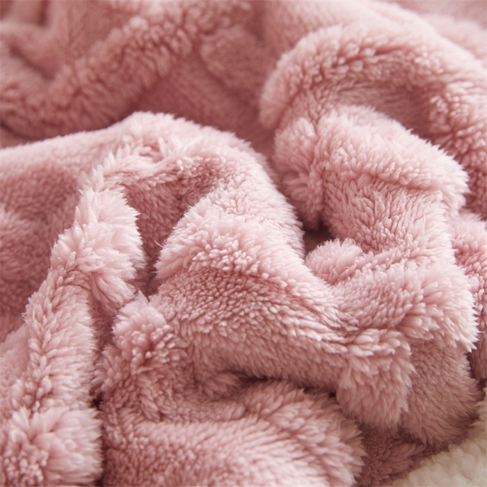 91家纺网 家纺一手货源 找家纺 喜歌2025新款塔芙蓉毛毯 玫瑰粉