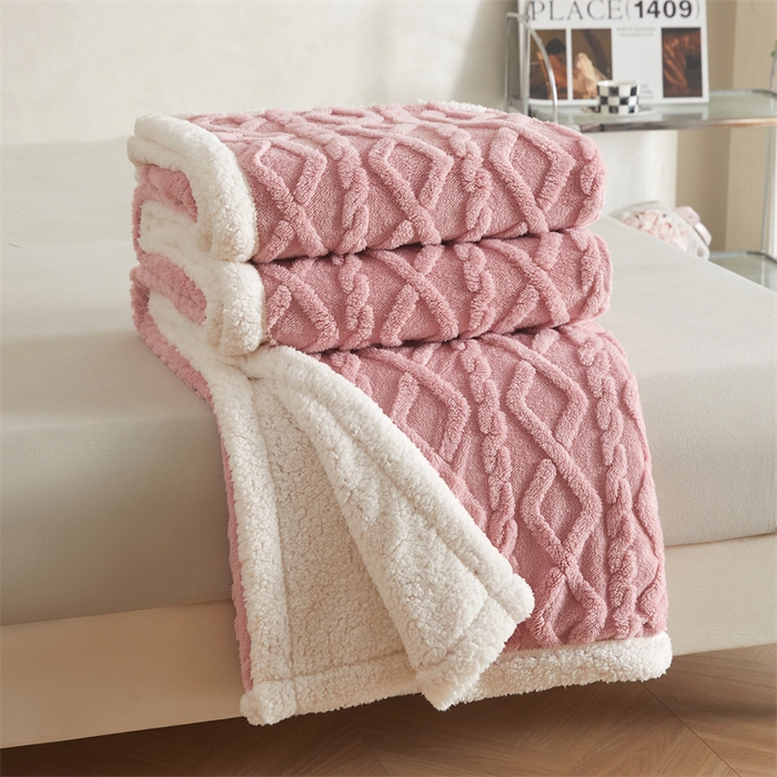 91家纺网 家纺一手货源 找家纺 喜歌2025新款塔芙蓉毛毯 玫瑰粉